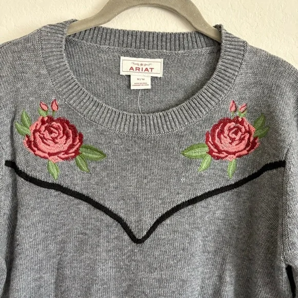 New with tags- Ariat Sharp Shooter Sweater with Floral Embroidery- size Medium - Picture 4 of 8